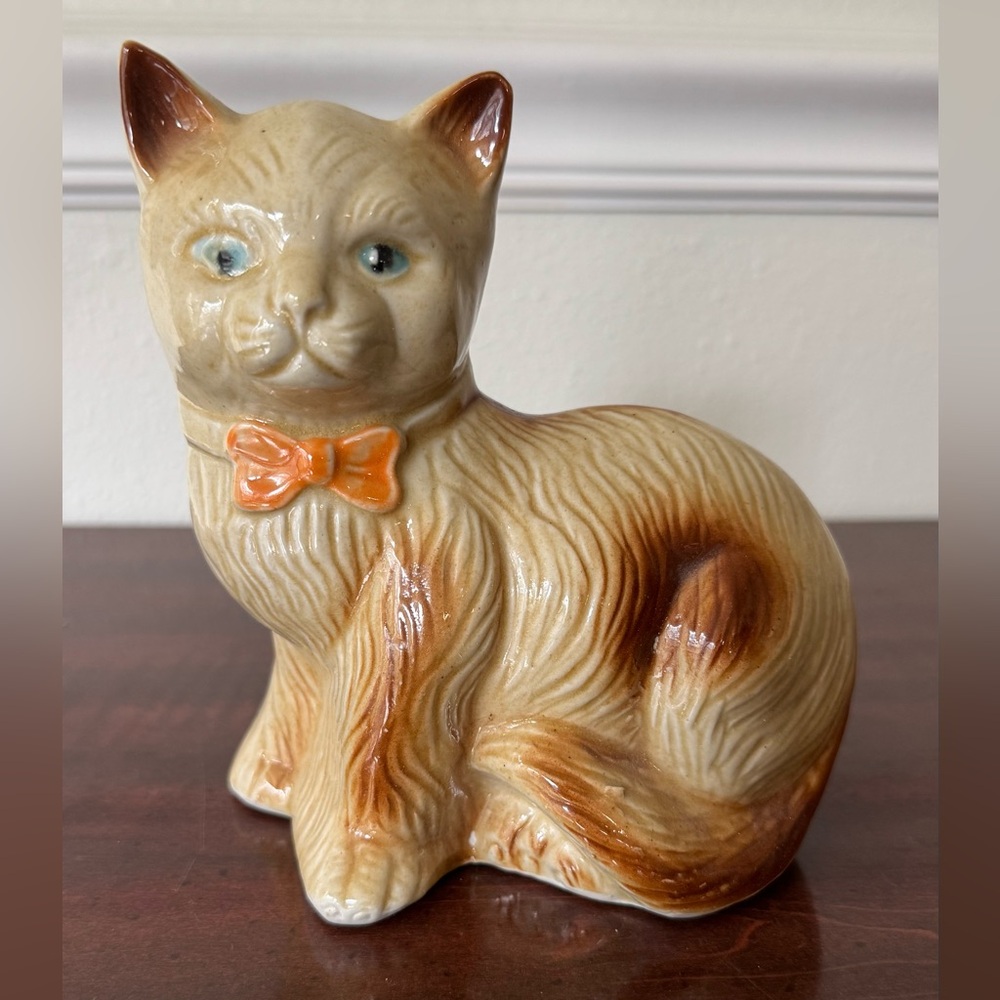 Vintage Cat Figurine with Orange Bow – Made in Brazil 🐾